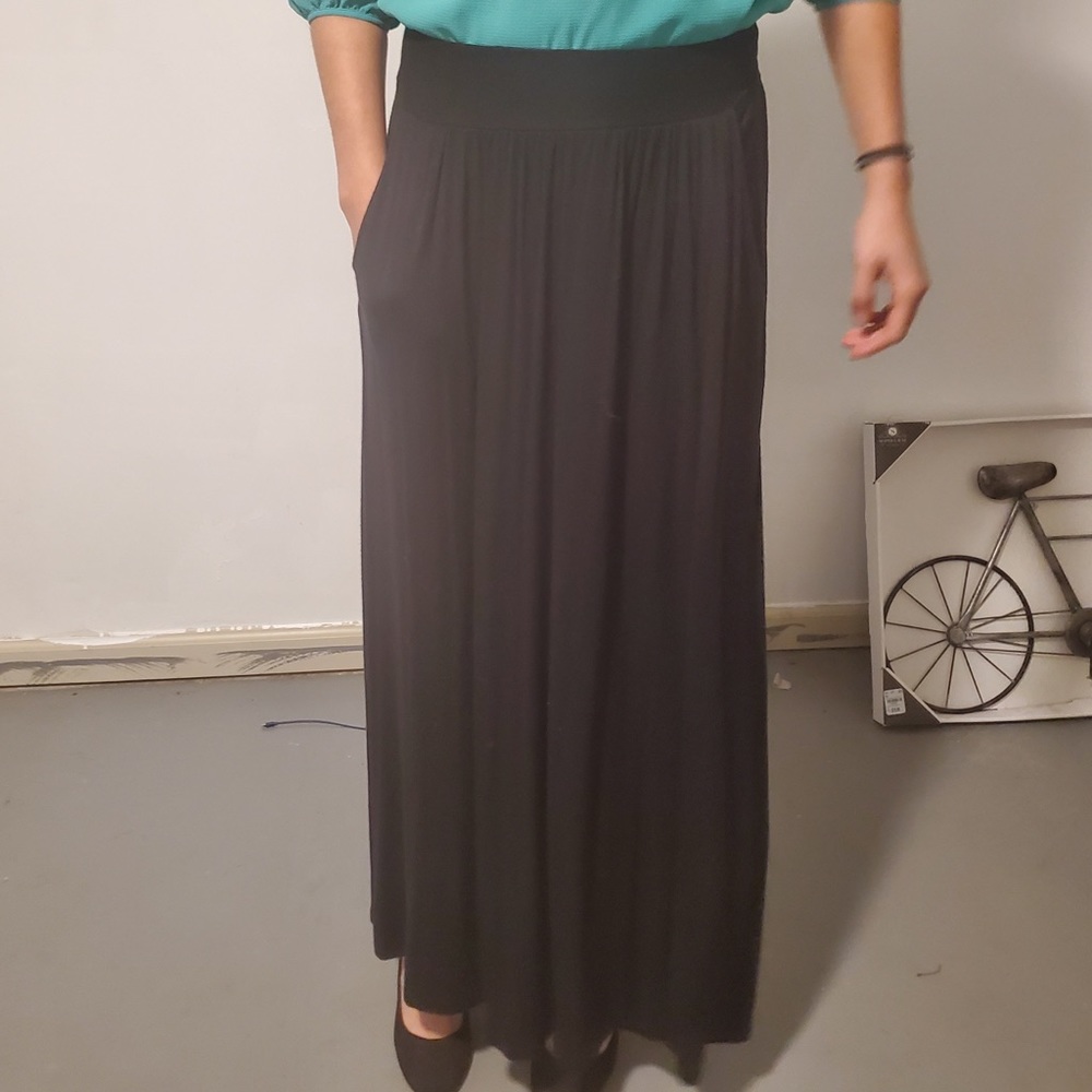 Maxi skirt with pockets